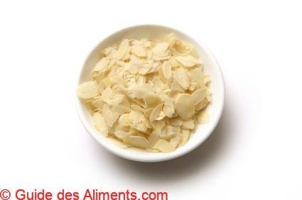<a class="ingredient-link" data-ingredient-link-id="18" data-clicks="0" href="https://guidedesaliments.com/guide/amandes-effilees/" target="_blank" rel="nofollow sponsored">amandes effilées</a>