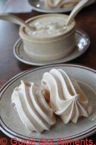 crème de Gruyère et meringues suisses