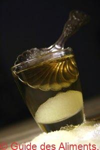 Un verre d'absinthe, le spiritueux