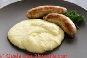 Aligot et saucisses grill&eacute;es