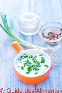 crème sure à l'oignon