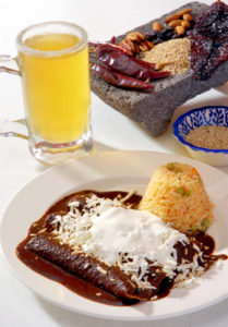 Enchiladas de mole rojo