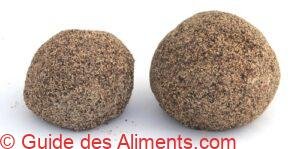 Deux boules de Belp, l'une à râper (à gauche), l'autre (fraîche) à consommer telle quelle ou chaude