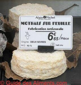 Mothais sur feuille