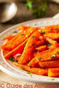 carottes r&ocirc;ties au four avec du beurre &agrave; l'ail et du parmesan