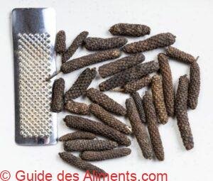poivre long de Java avec râpe