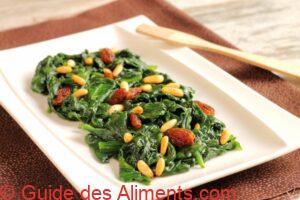 &Eacute;pinards &agrave; la catalane, aux raisins secs et aux pignons de pin