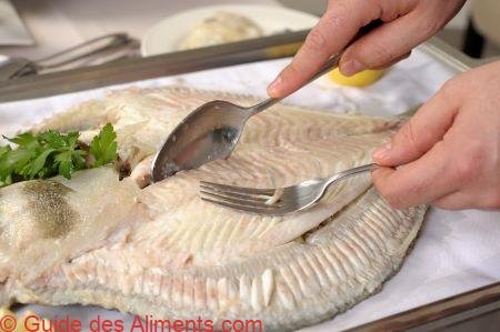 Lever des filets de turbot poché