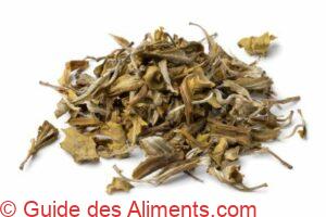 feuilles de th&eacute; chinoises s&eacute;ch&eacute;es Snow Buds