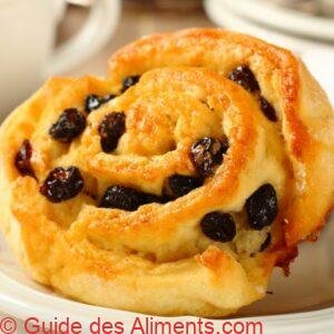 petits pains roul&eacute;s, ou roul&eacute;s (sweet roll en anglais)