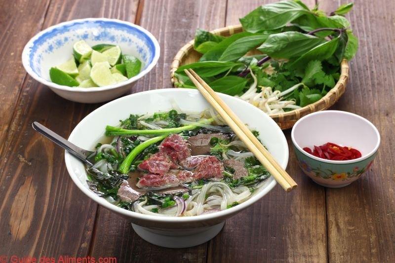 pho bo, soupe de nouilles au boeuf vietnamien