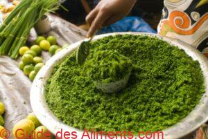 Ravitoto (br&egrave;des manioc)