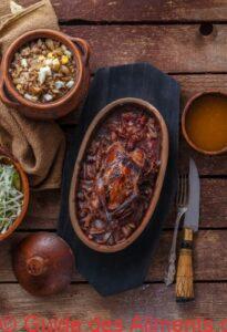 Viande de g&eacute;linotte r&ocirc;tie avec bouillie de sarrasin et sauce aux canneberges