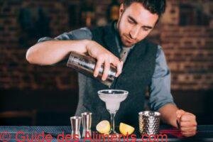 barman avec shaker