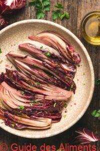 Radicchio rosso di Treviso cuit au vin rouge et aux herbes aromatiques