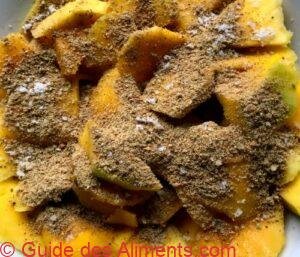 Mangue de fruits tropicaux avec pepitoria et sel